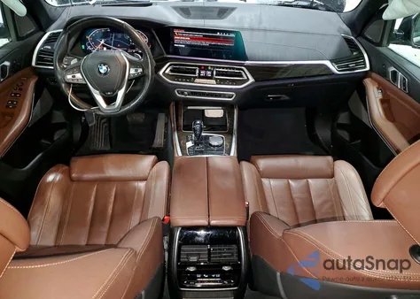 2021 BMW X5 xDrive40I z USA, uszkodzony, nr VIN 5UXCR6C05M9F41081